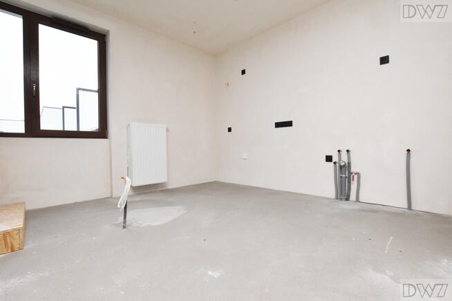 4 pokoje,3 m.postojowe,taras 40 m2,widok na Wawel