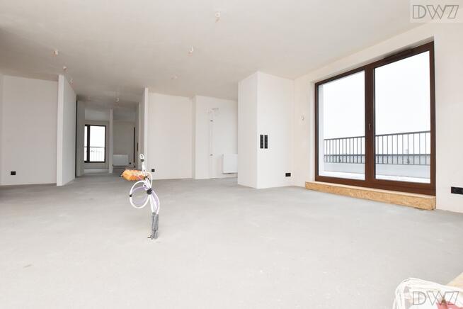 4 pokoje,3 m.postojowe,taras 40 m2,widok na Wawel