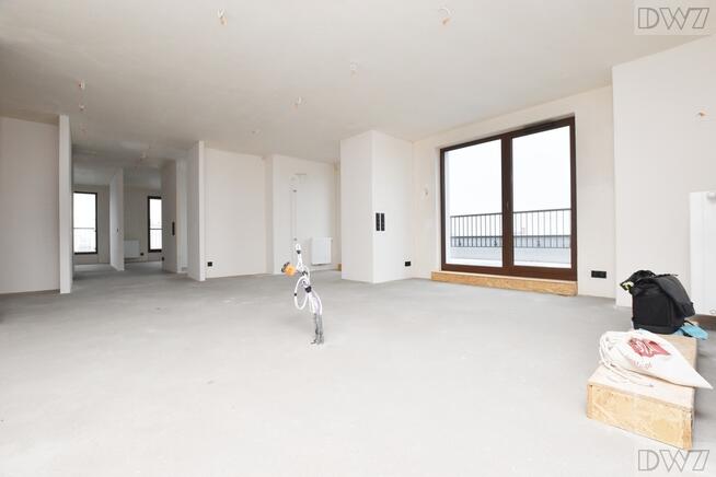 4 pokoje,3 m.postojowe,taras 40 m2,widok na Wawel