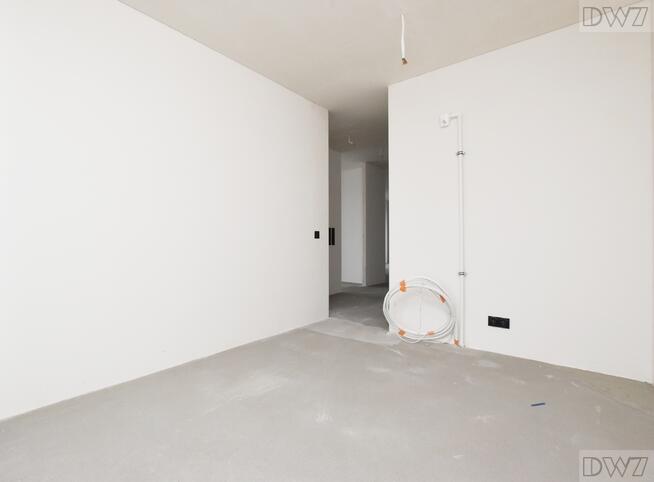 4 pokoje,3 m.postojowe,taras 40 m2,widok na Wawel