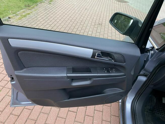 Opel Zafira 1,6 Benzyna/7 miejsc/10 airbag/Klimatyzacja OK/Opony wielosezonowe