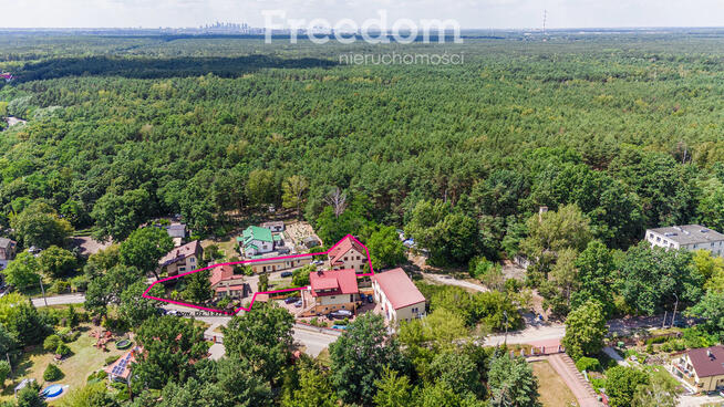 Działka 1379 m2 z zabudową 2 domów w Wesołej
