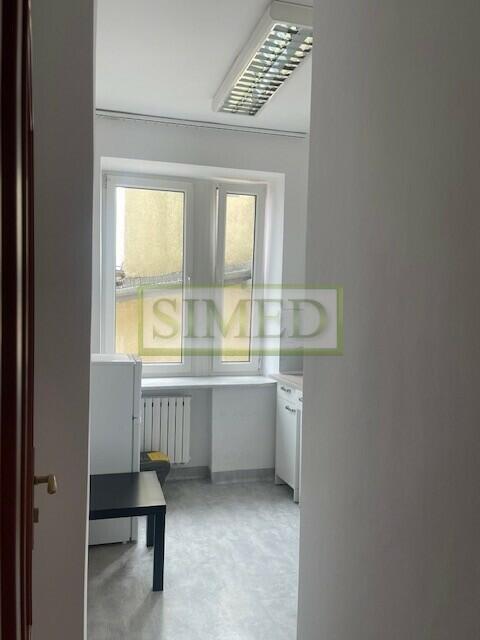 Dostep24h,recepcja,ochrona,parking,widne,wys.3m