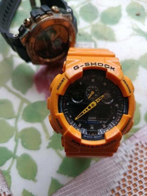 Sprzedam ładne ,prawie nie używane zegarki