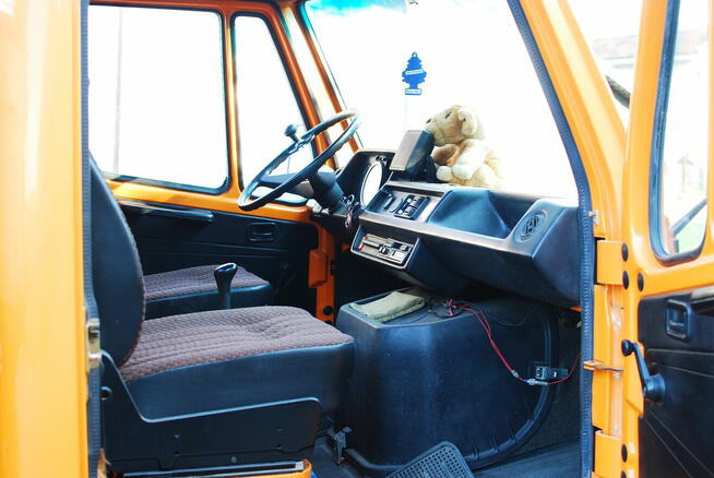 Mercedes – Benz 602D-207D; Nowy kiper aluminiowy; 122tys km