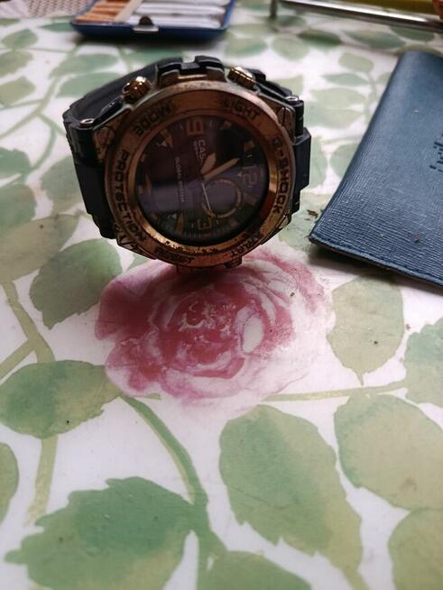 Sprzedam ładne ,prawie nie używane zegarki