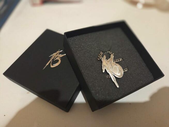 Łańcuszek z zawieszką 13