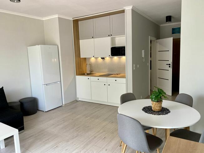 Wynajmę mieszkanie 30 metrów z ogródkiem i garażem Marki Pro