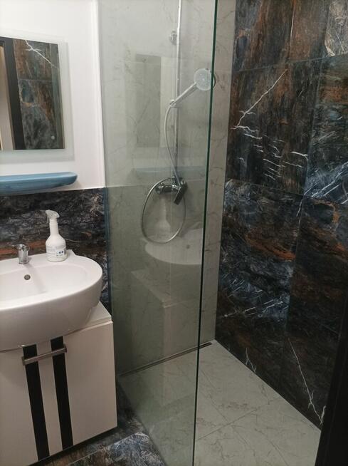 ekstra 2 pok. 42m2 balkon 17 m2 , nowe garaż