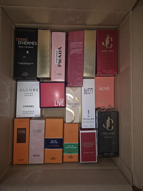 31 x Puste flakony z kartonikami po oryginalnych perfumach