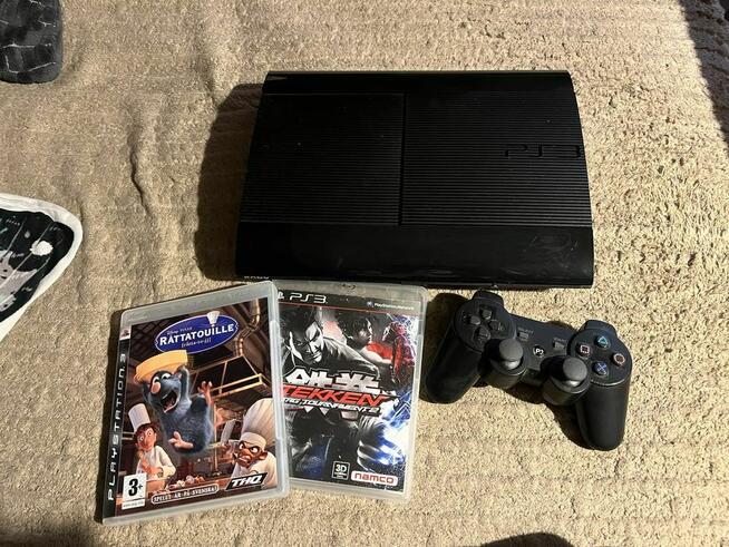 PlayStation 3 wraz z padem i grami