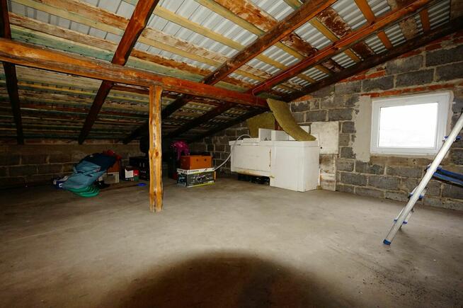 2 wejścia/idealny jako dwurodzinny lub pod wynajem