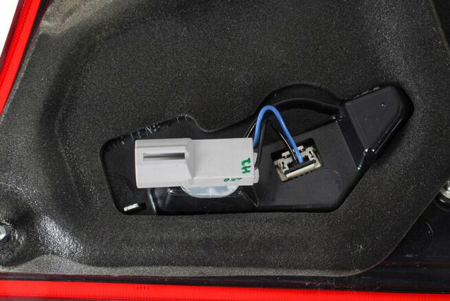 Wtyczka kostka lampy tylnej LED w klapia Vitara III LY Lift