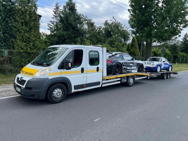 Autolaweta pomoc drogowa transport holowanie holownik tir