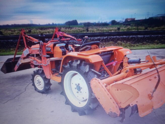 zamiatarki komunalne traktory ogrodnicze nowe ładowarki