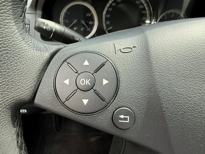 Mercedes C 180 Bardzo zadbana - 100% oryginalny przebieg