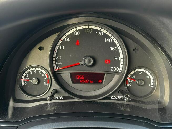 Volkswagen Up! 2 kpl. opon! Grzane fotele Klimatyzacja Elektryka Bezwypadek GWARANCJA