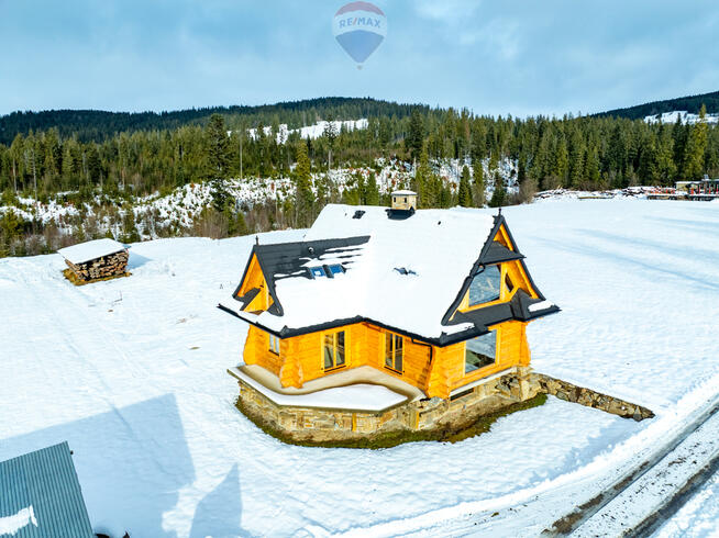 DOM Z BALI W KOŚCIELISKU