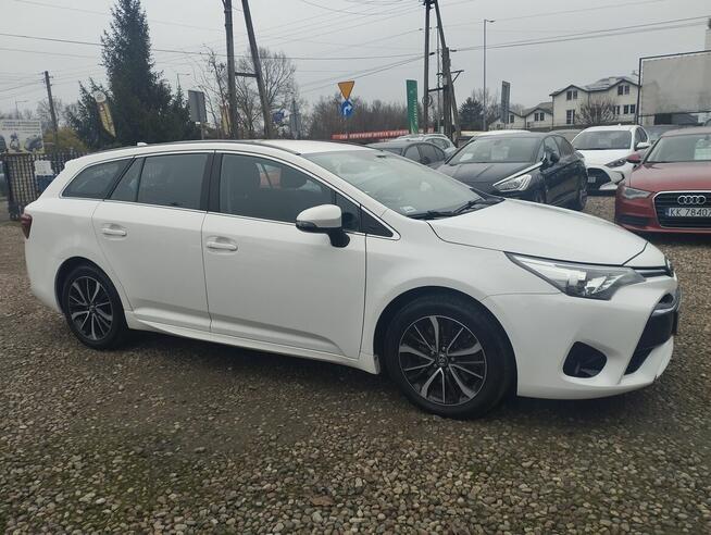 Toyota Avensis Salon Polska 2018