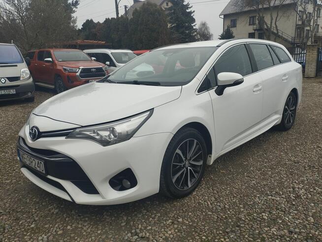 Toyota Avensis Salon Polska 2018
