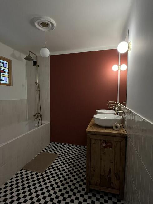 Usługi wykończeniowe •Remonty •Wykończenia pod klucz, malowan