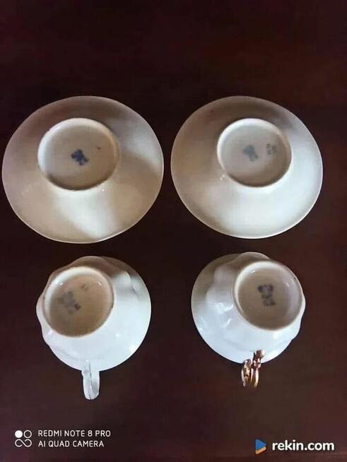 Filiżanka Carl Tielsch. Sygnowana C. T. To sygnatura Altwa