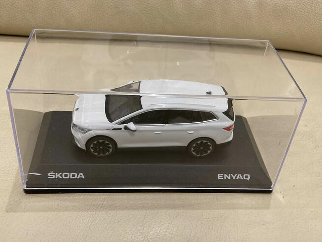 SKODA ENYAQ IV 100% Electric 1:43