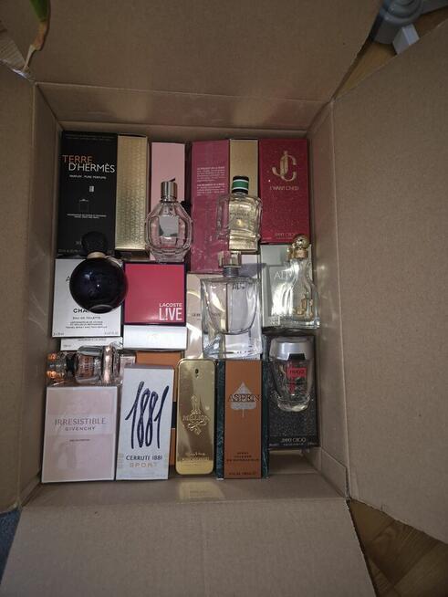 31 x Puste flakony z kartonikami po oryginalnych perfumach