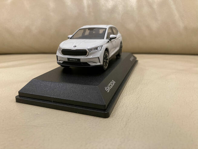 SKODA ENYAQ IV 100% Electric 1:43