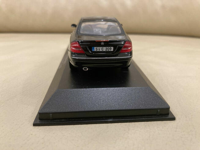 Minichamps MERCEDES W209 CLK 1:43