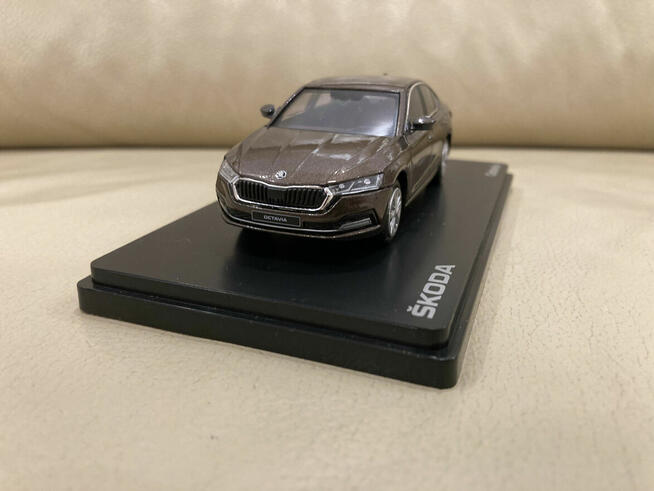 Abrex SKODA OCTAVIA IV 1:43