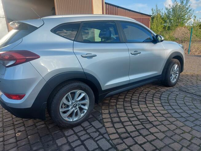 sprzedam samochód osobowy SUV Hundai Tucson 1,6