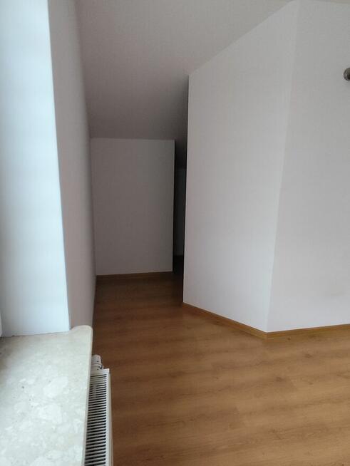 Dom dwurodzinny z garażami i dużą działką