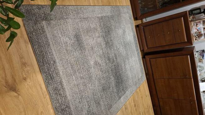 Dywan szary czyściutki