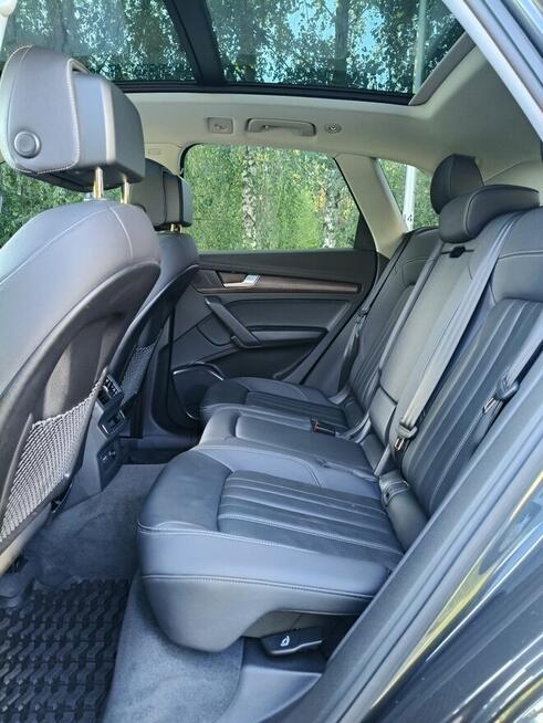 Na sprzedaż Audi Q5 z 2023 roku bogata wersja wyposażenia.