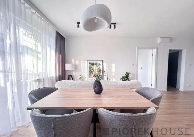 4-pokojowe mieszkanie na Pradze-Południe