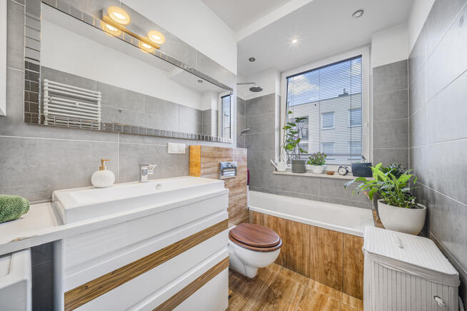 ✅Zobacz>>> trzy pokoje/łazienka z oknem/garaż✅