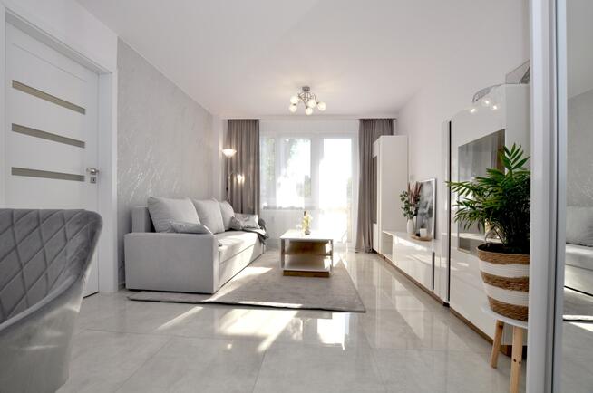 Apartament | 1 Piętro | Prywatny Parking | Balkon