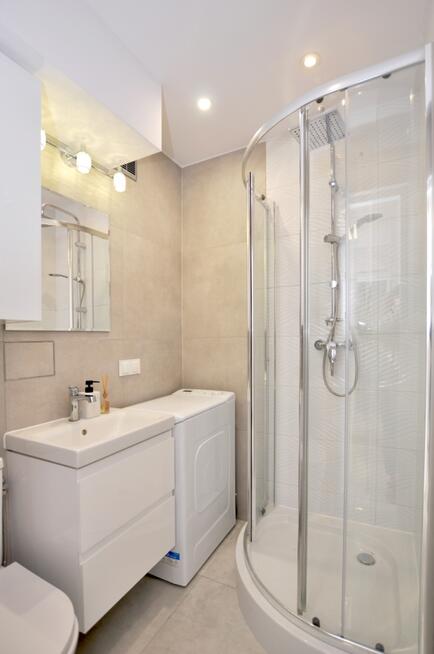 Apartament | 1 Piętro | Prywatny Parking | Balkon