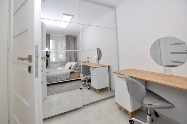 Apartament | 1 Piętro | Prywatny Parking | Balkon