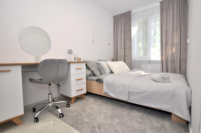 Apartament | 1 Piętro | Prywatny Parking | Balkon