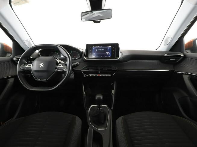Peugeot 2008 klima auto full LED czujniki parkowania multifunkcja