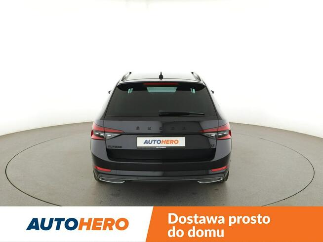 Škoda Superb PHEV skóra/alcentara DCC navi klima auto full LED czujniki parkowania