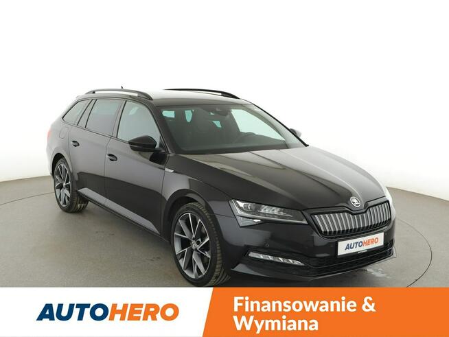 Škoda Superb PHEV skóra/alcentara DCC navi klima auto full LED czujniki parkowania