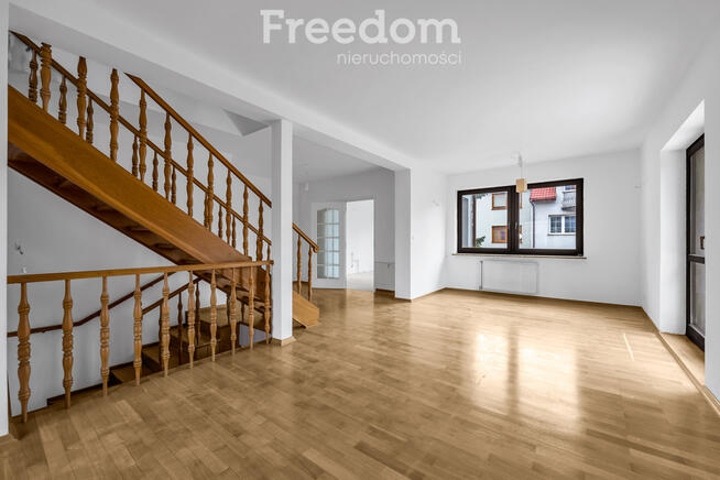 Segment skrajny; Warszawa, Włochy ul. Denarowa