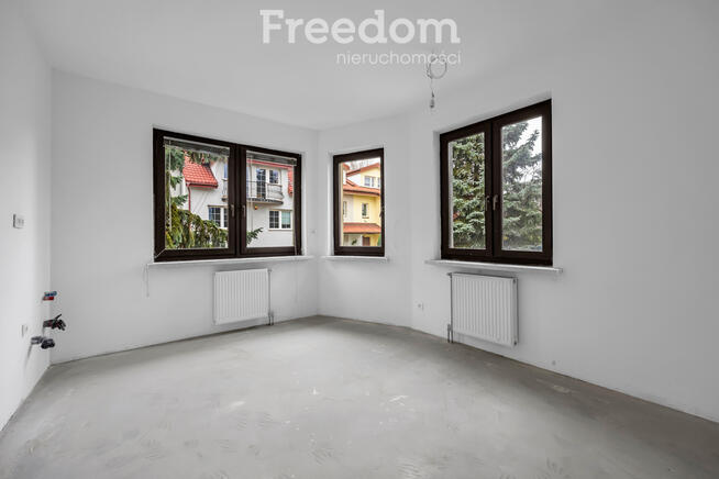 Segment skrajny; Warszawa, Włochy ul. Denarowa