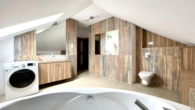 Dom Tyniec Mały gm. Kobierzyce, Dębowa