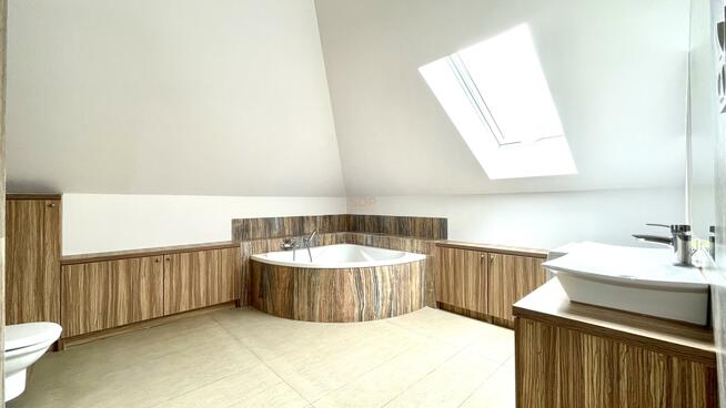 Dom Tyniec Mały gm. Kobierzyce, Dębowa