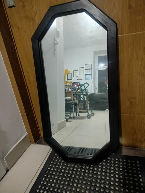 Lustro w drewnianej ramie 44,5x88,5 cm