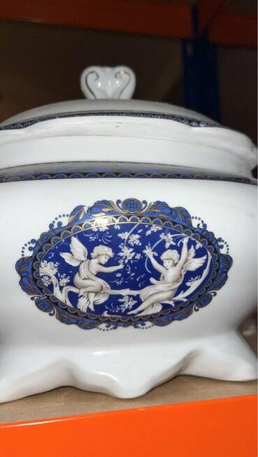 Waza na stopach. Z aniołkami.